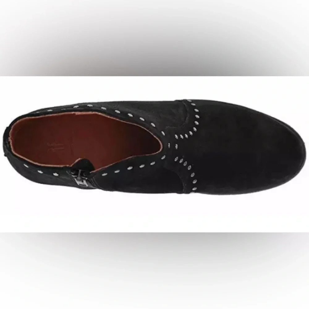 Frye® Nora Oiled Italian Black Leather Suede Stud Booties Block Heel size 9.5